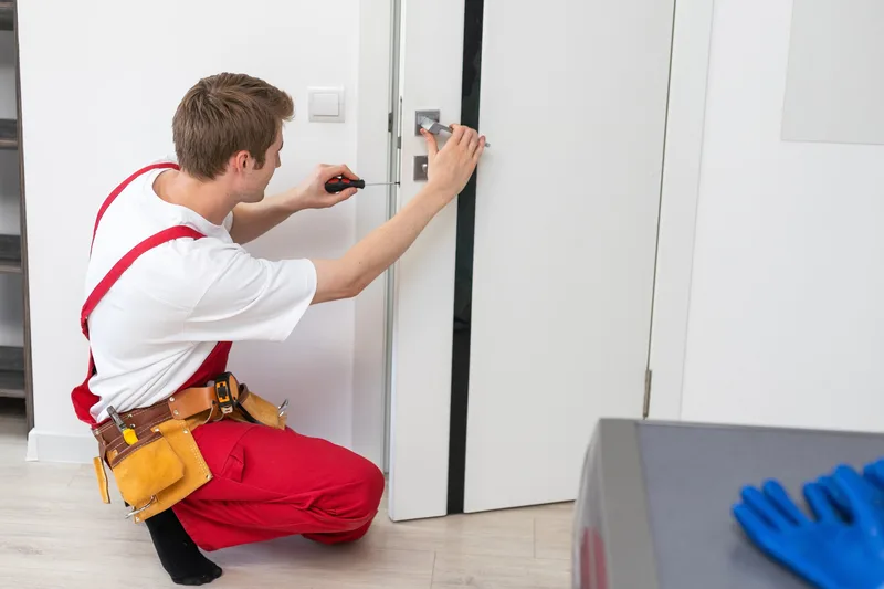 Serrurier professionnel en intervention — Allo Serrurier Nice, Nice